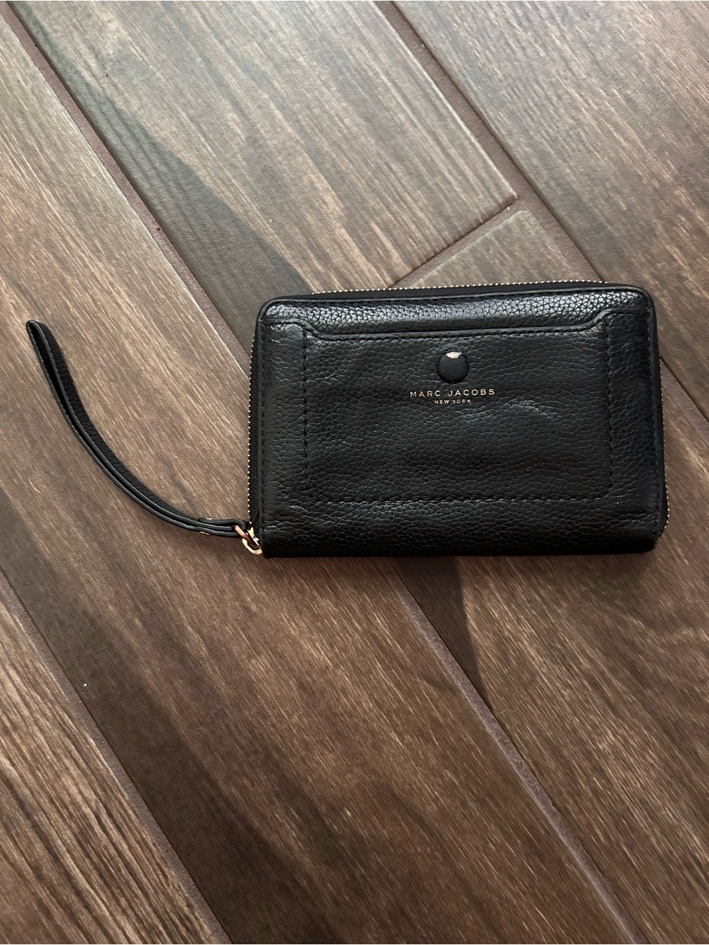 Marc Jacobs Empire Leather Zip Around Wallet in Black